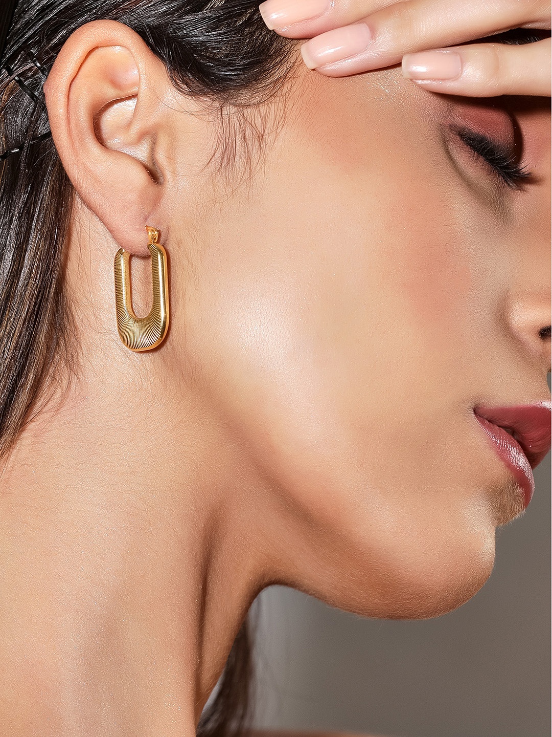 

Rubans Voguish Gold-Toned Contemporary Drop Earrings