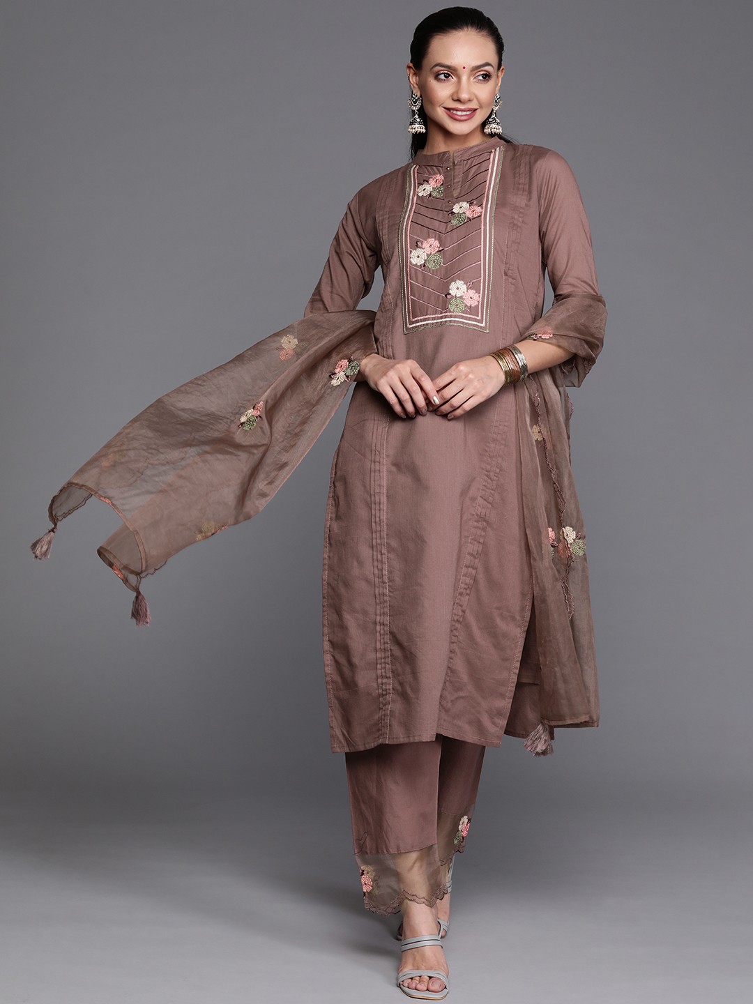 

Indo Era Women Brown & Pink Floral Embroidered Thread Work Kurta with Trousers & Dupatta