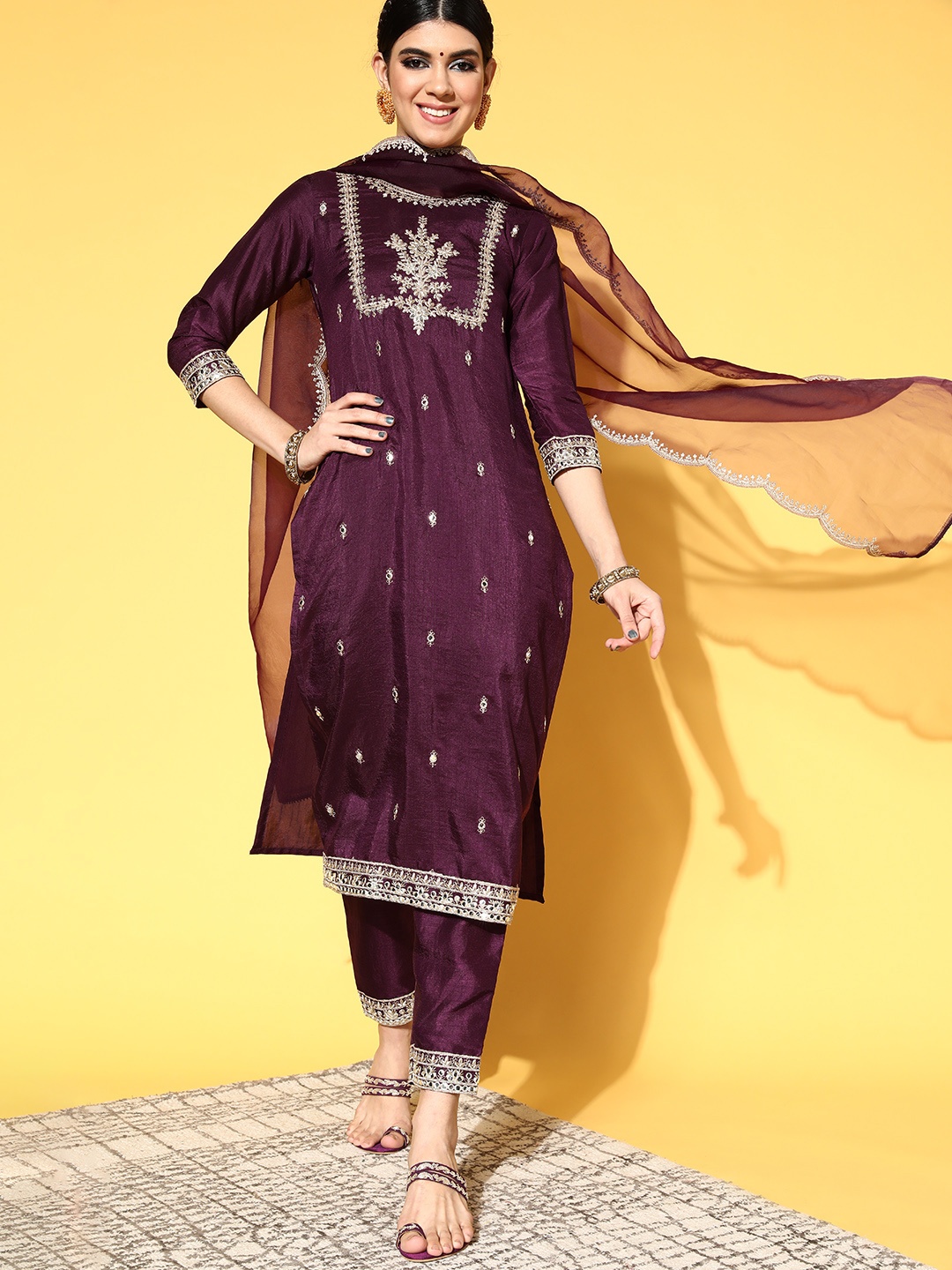 

Indo Era Ethnic Motifs Cotton Blend Scalloped Edge Kurta Set, Burgundy