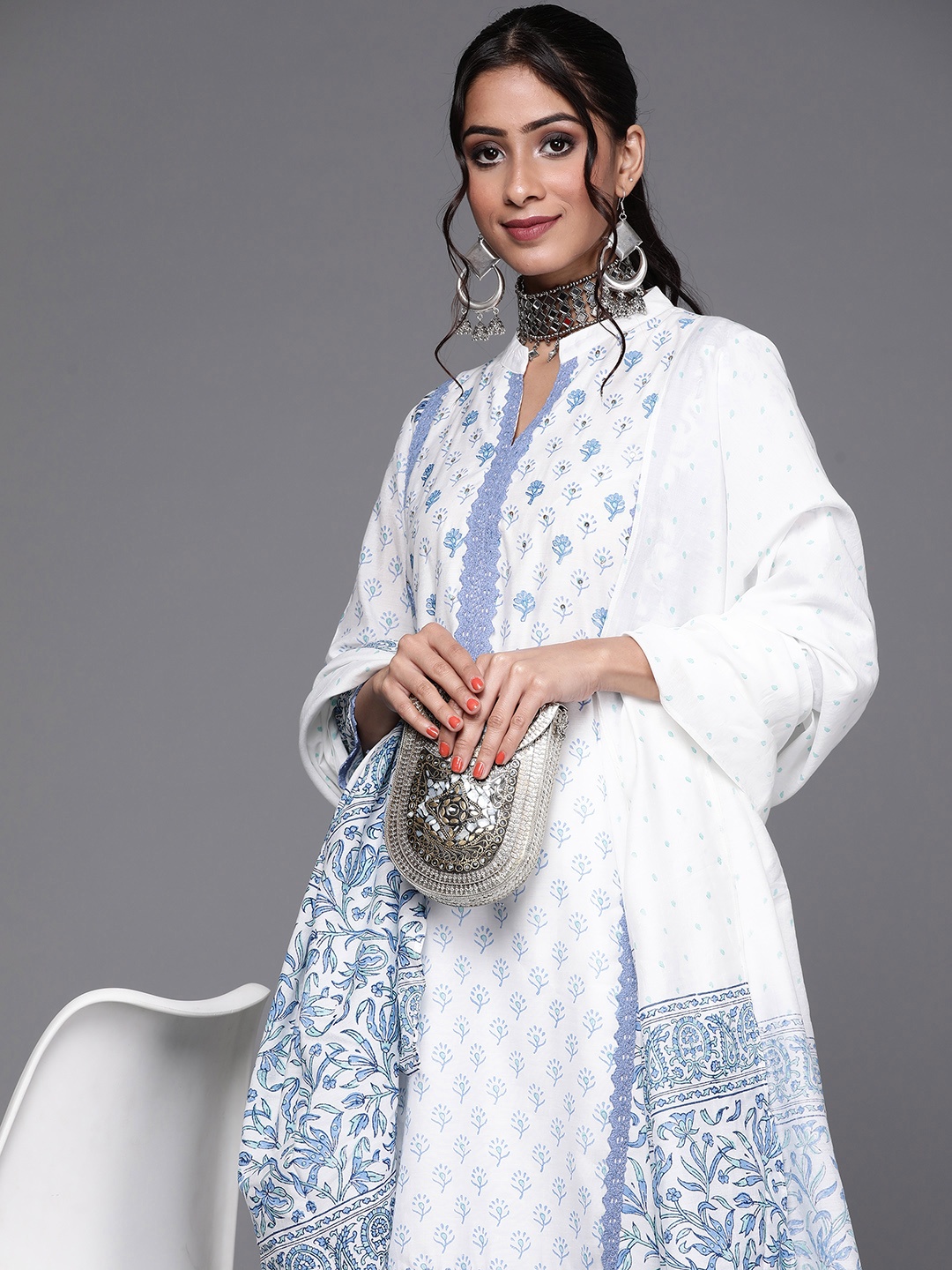 

Libas Women White & Blue Floral Printed Straight Kurta with Trousers & With Dupatta