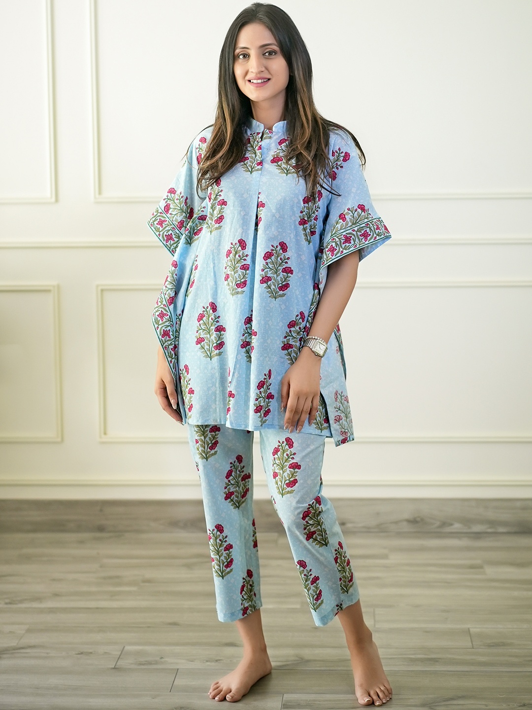 

Libas Women Blue & White Floral Print Cotton Longline Pyjama Set