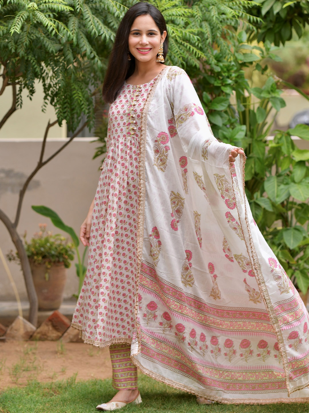 

Libas Women Pink & White Pure Cotton Floral Print Gotta Patti Kurta with Trouser & Dupatta