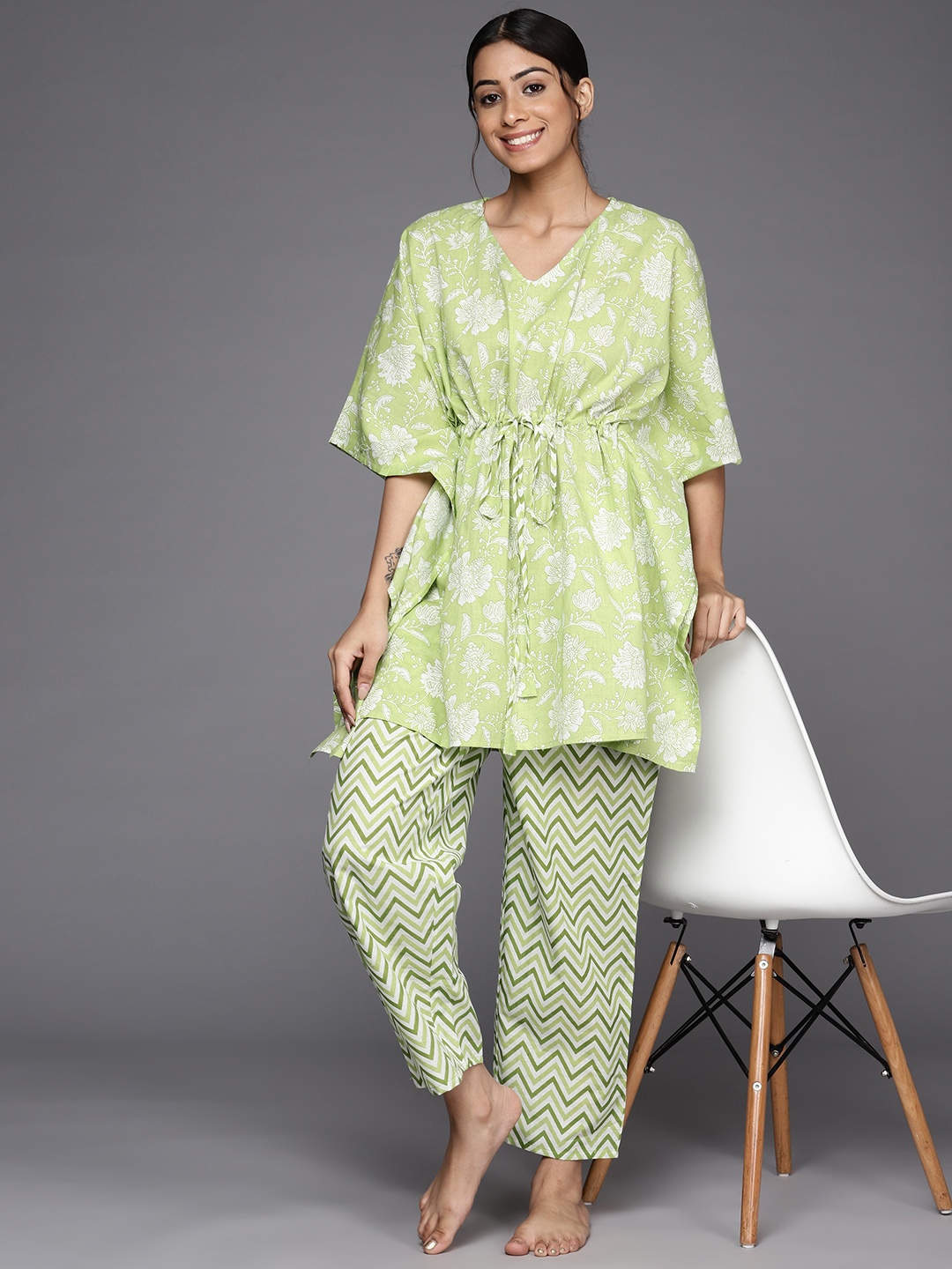 

Libas Women Mint Green & White Floral Print Cotton Longline Pyjama Set