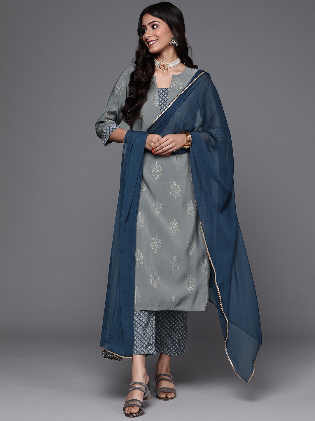 

Libas Women Grey & Gold Floral Printed Straight Kurta with Trousers & With Dupatta