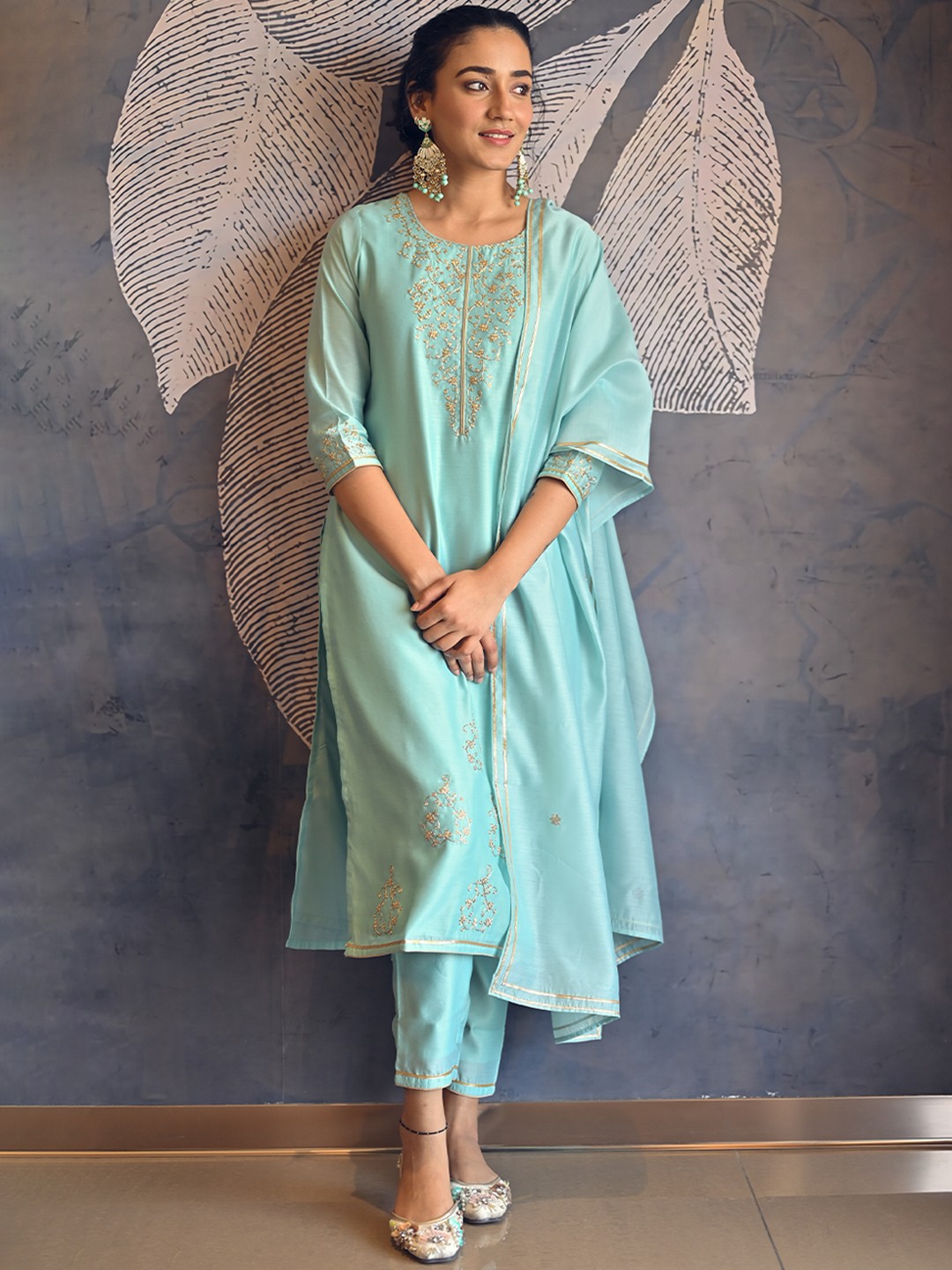 

Libas Women Blue & Gold Floral Yoke Design Zari Straight Kurta Trousers Dupatta