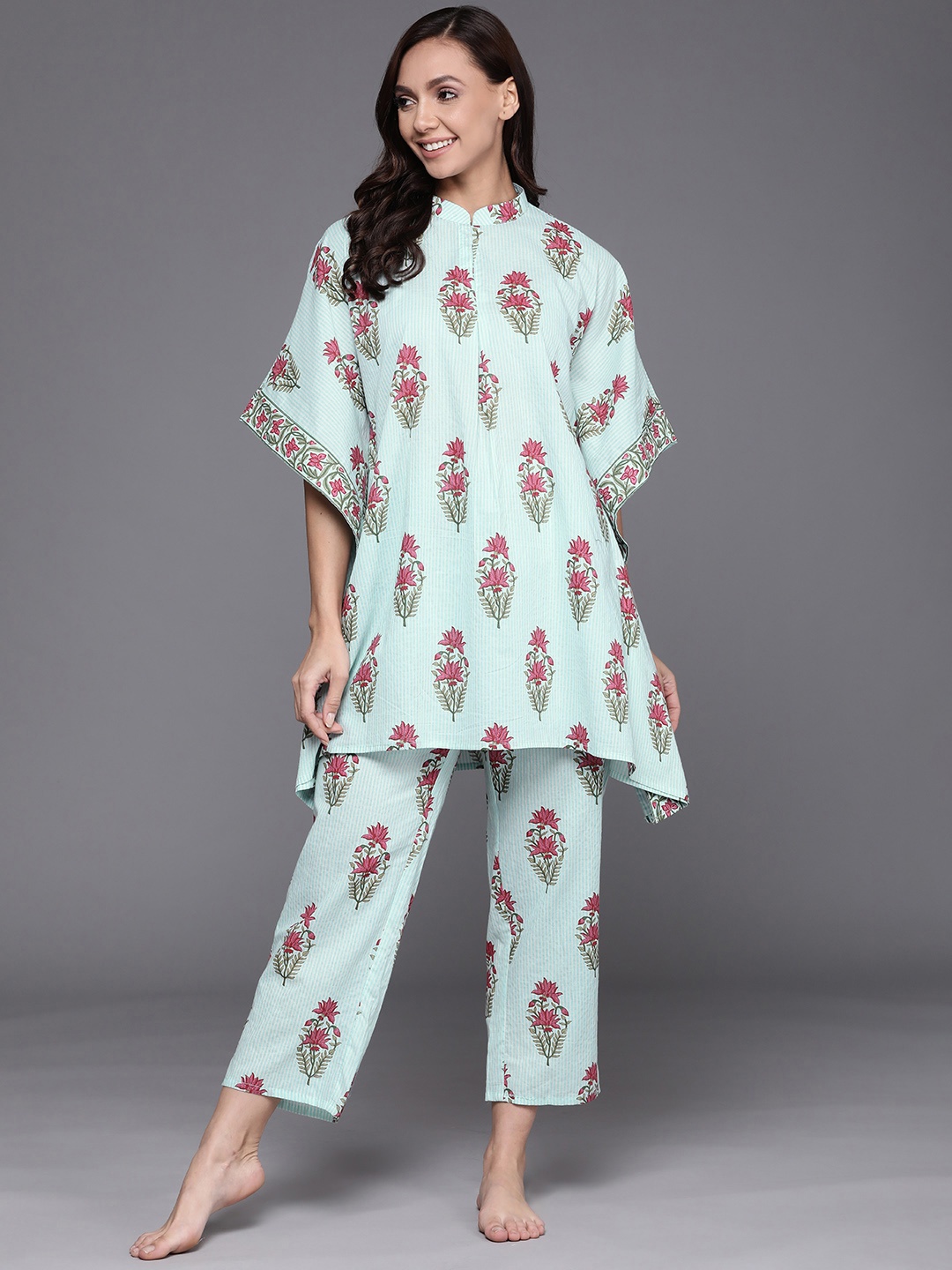 

Libas Women Blue & White Floral Motifs Print Cotton Night Suit