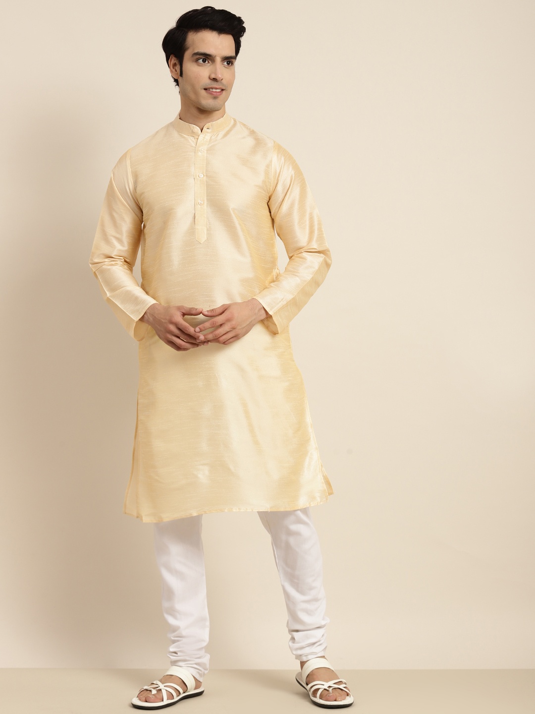 

Anug by SOJANYA Men Gold-Toned Band Collar Kurta