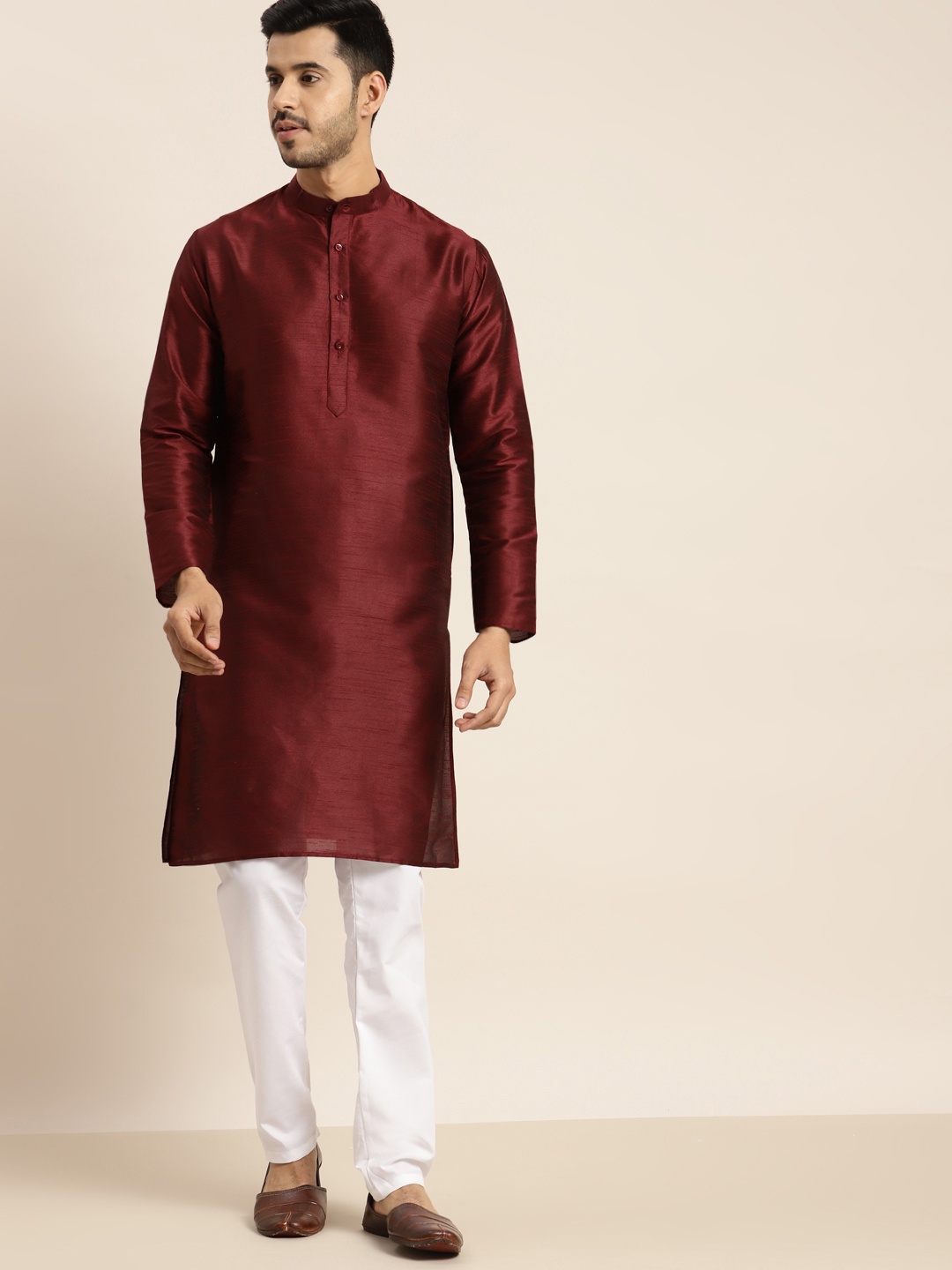 

Anug by SOJANYA Men Maroon Solid Kurta