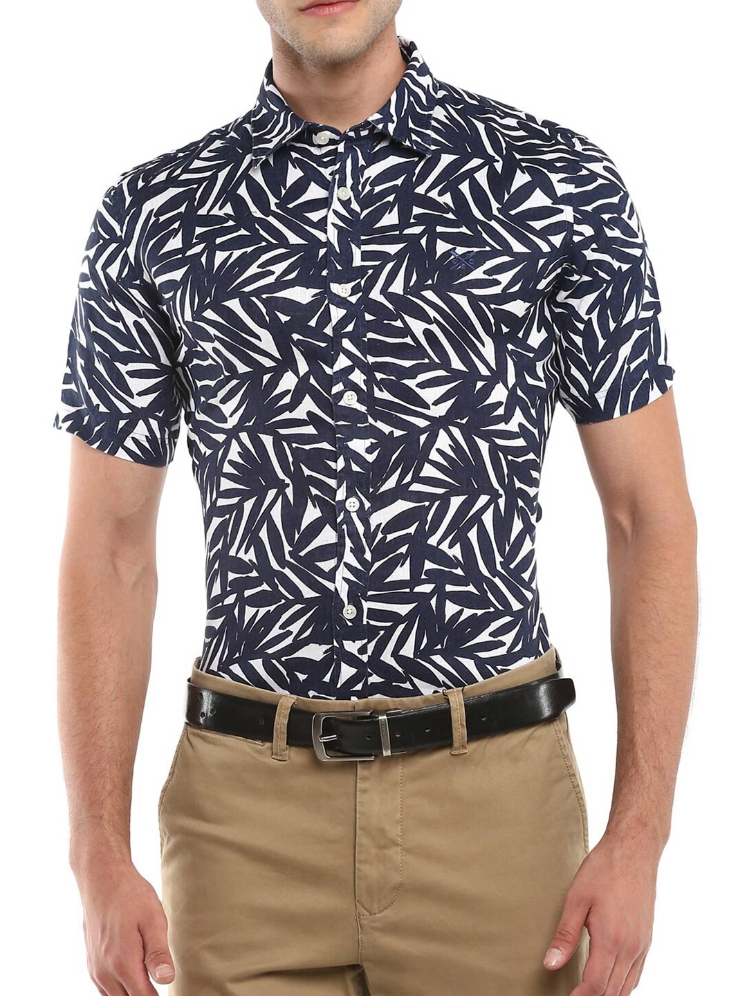 

Crew Clothing Men White & Navy Blue Printed Cotton Party Shirt