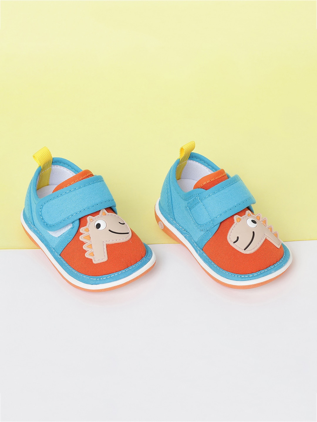 

max Boys Orange Colourblocked Sneakers