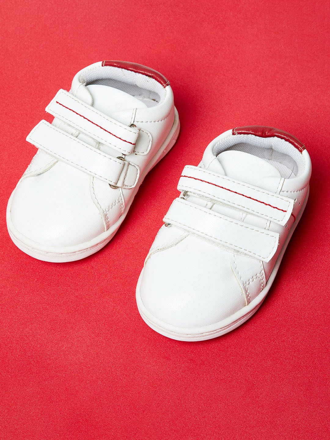 

max Boys White PU Sneakers
