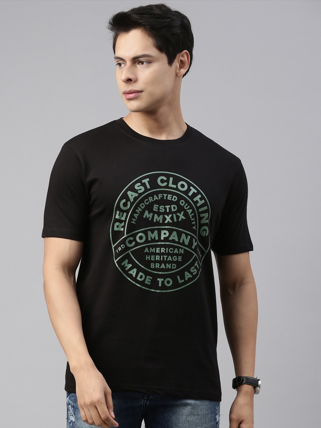 

recast Men Black Typography Printed Pure Cotton T-shirt