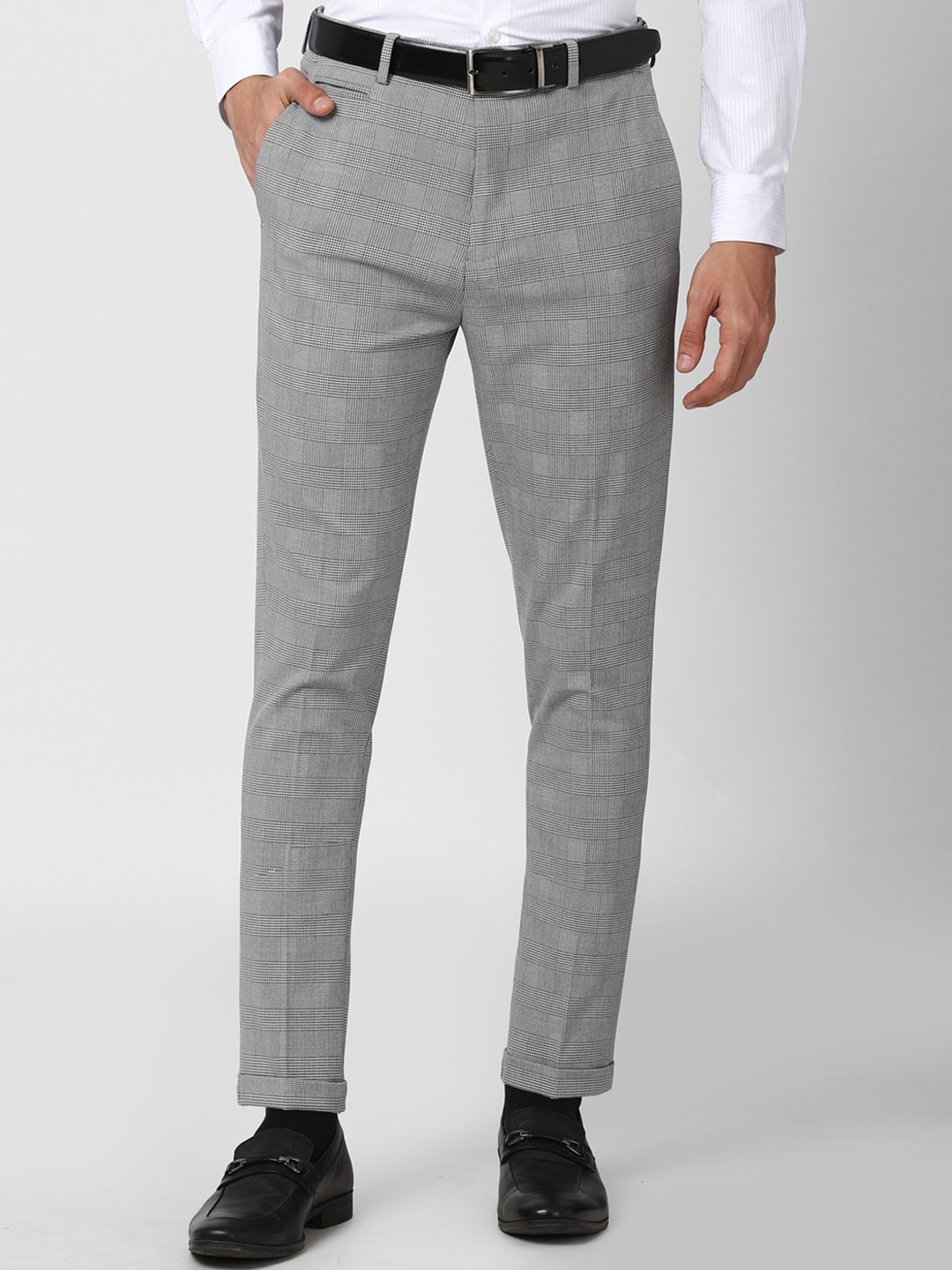 

Peter England Men Grey Textured Checked Slim Fit Trousers