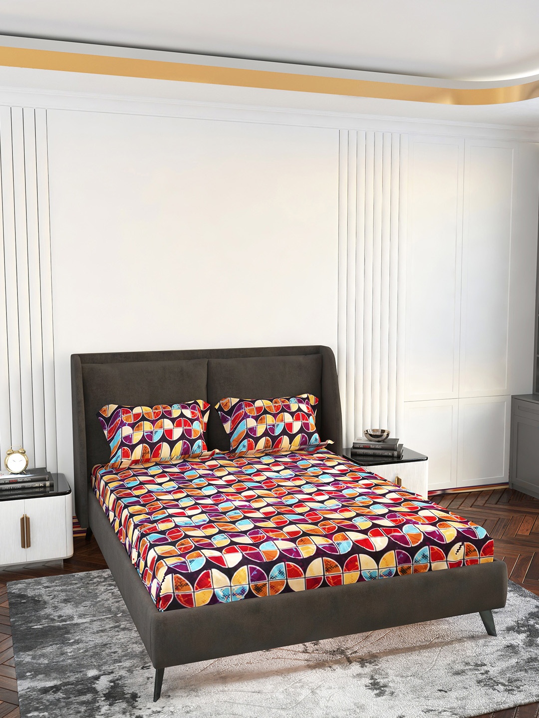 

LABHAM Red & Purple Geometric 140 TC King Bedsheet With 2 Pillow Covers