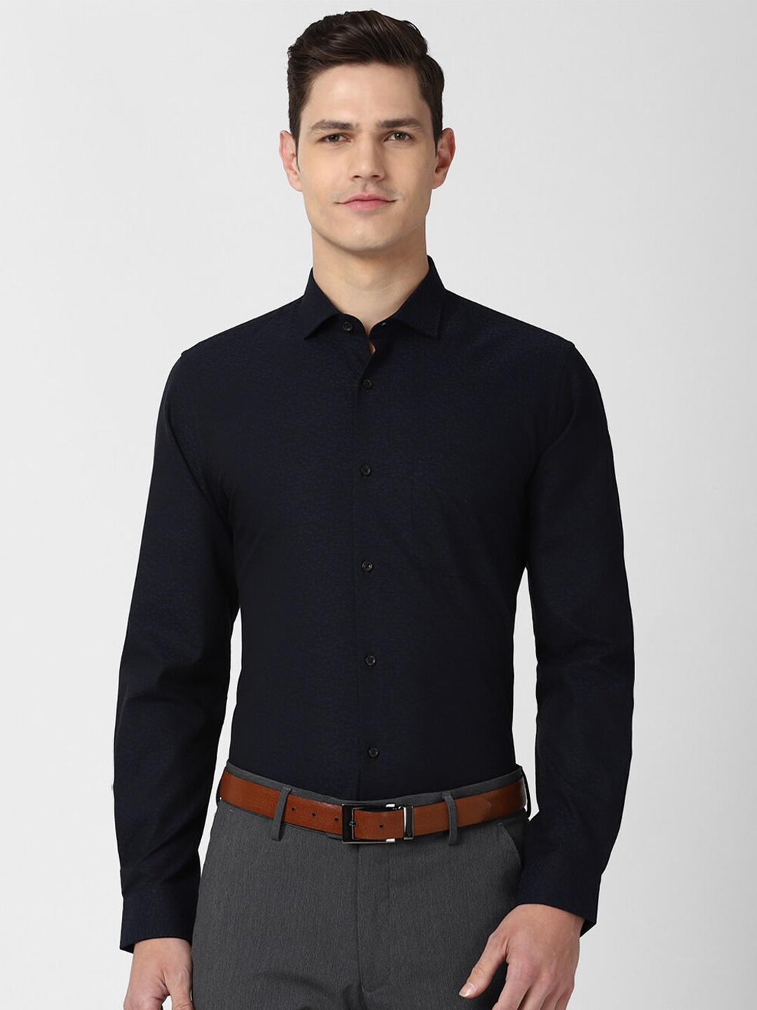 

Peter England Men Navy Blue Slim Fit Floral Printed Cotton Casual Shirt