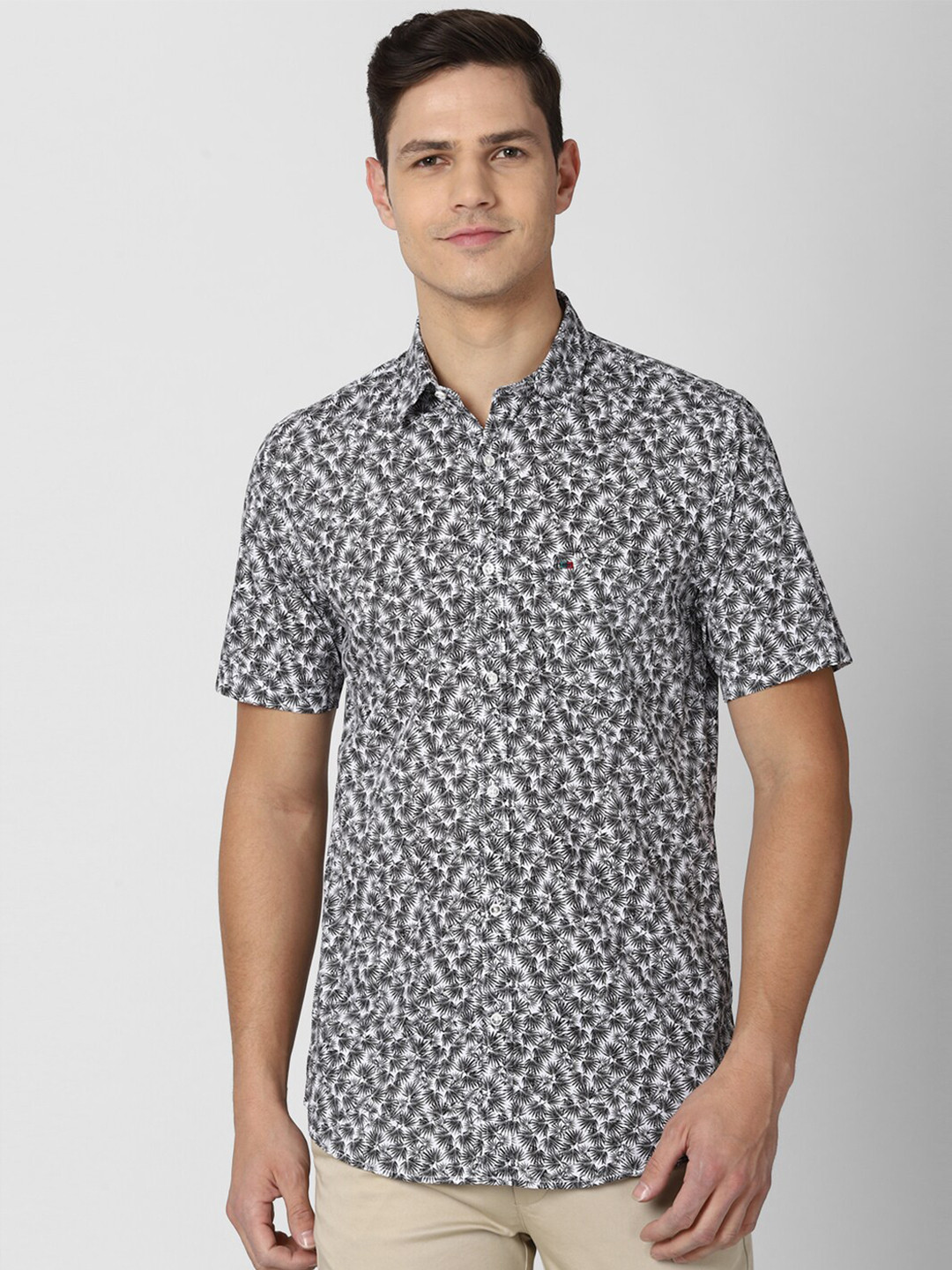 

Peter England Casuals Men Grey & White Slim Fit Floral Printed Pure Cotton Casual Shirt