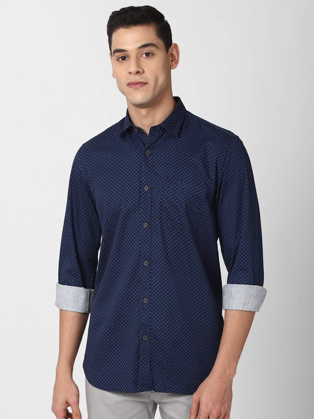

Peter England Casuals Men Navy Blue Slim Fit Printed Pure Cotton Casual Shirt