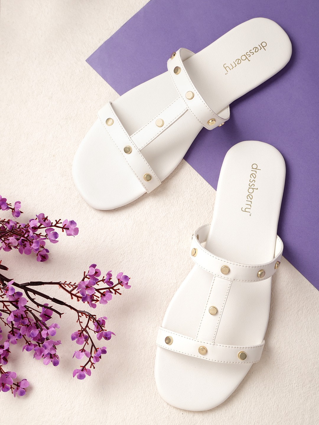 

DressBerry Women White & Gold-Toned Metallic Studded Open Toe Flats