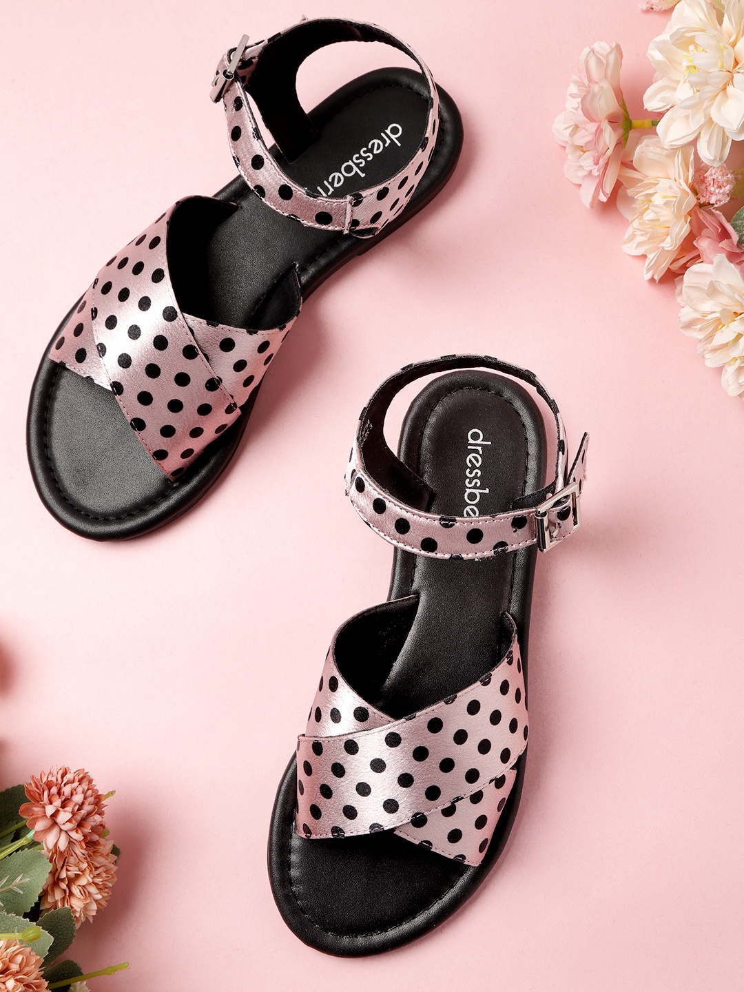 

DressBerry Women Pink & Black Polka Dot Printed Criss-Cross Satin Finish Open Toe Flats