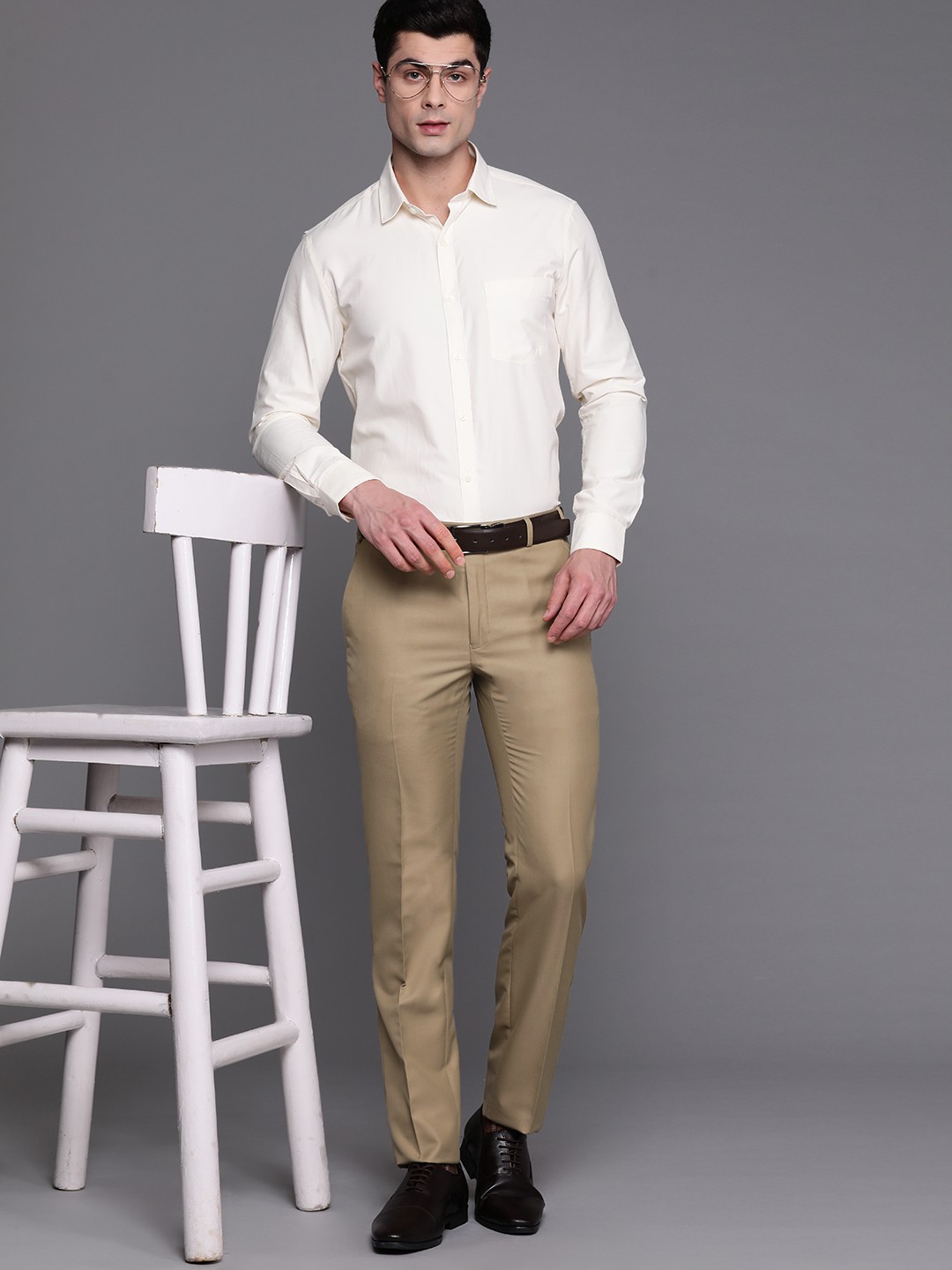 

Raymond Men Khaki Solid Slim Fit Formal Trousers