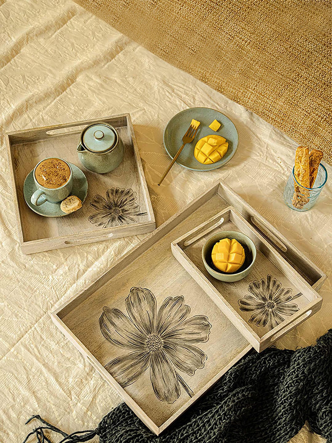

ellementry Set of 3 Cream Floral Printed Serveware