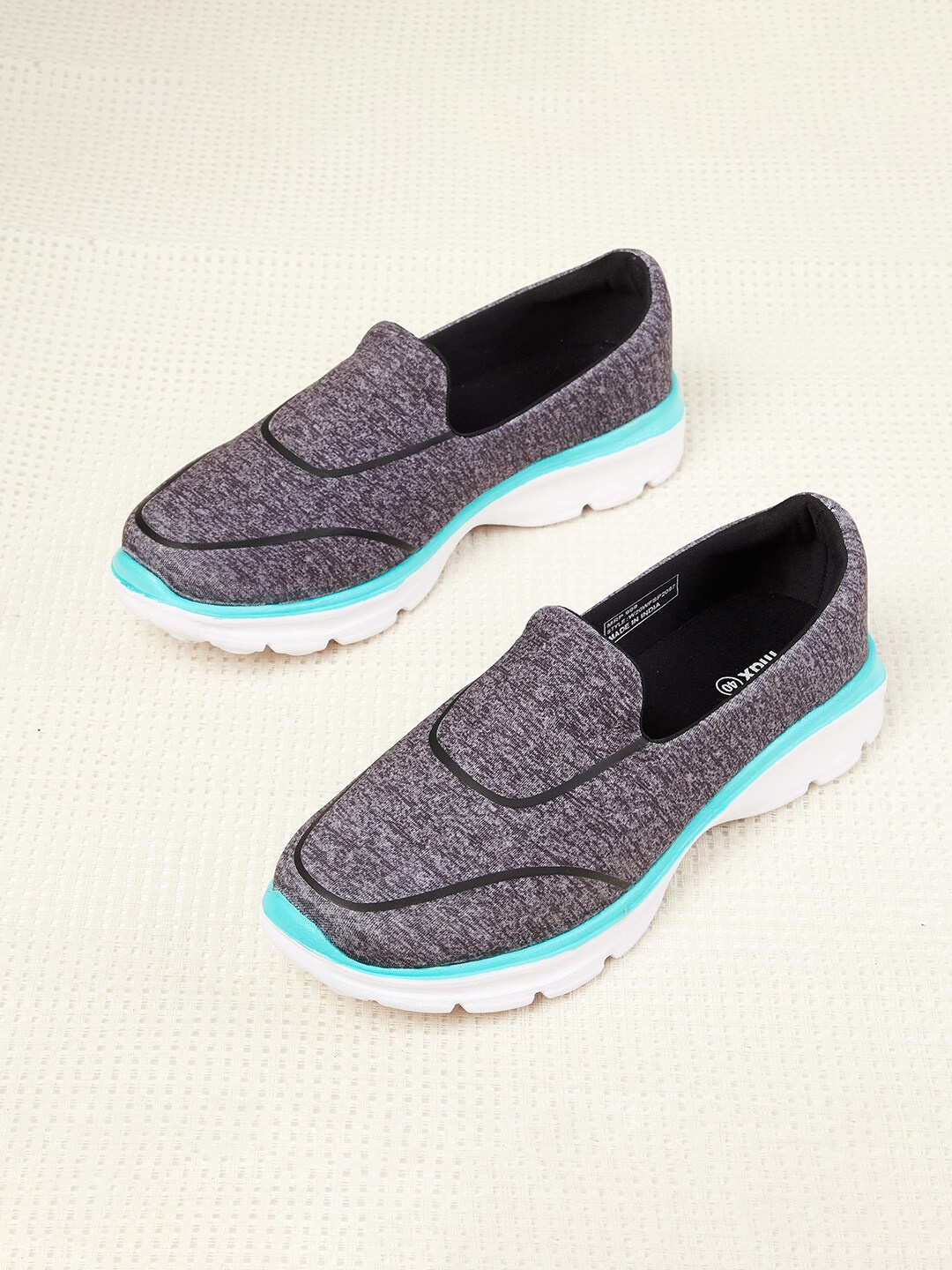 

max Women Grey & Blue Solid Sports Shoes