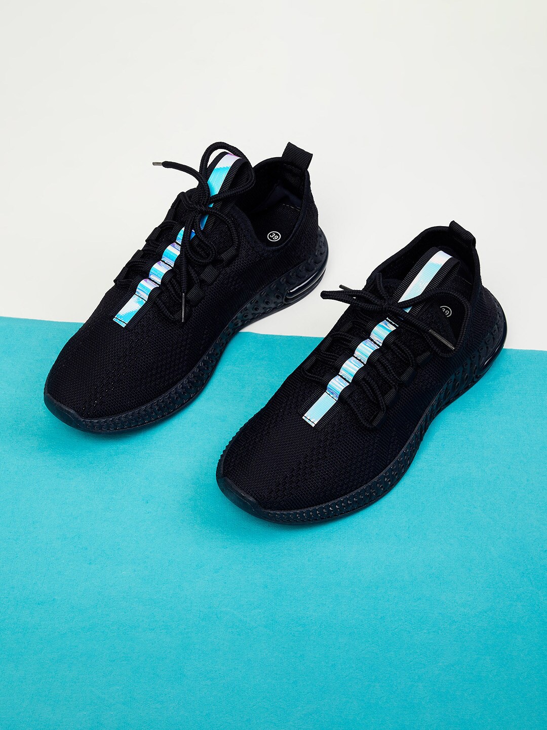 

max Women Navy Blue Running Non-Marking Shoes