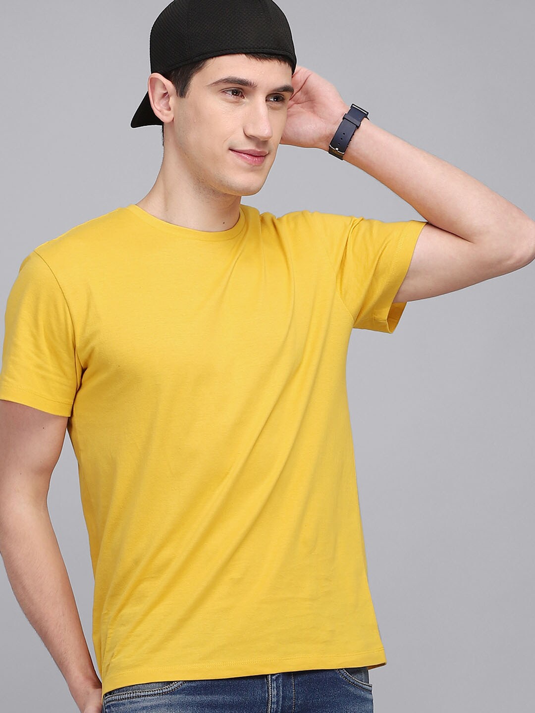 

Free Authority Men Yellow Solid T-shirt