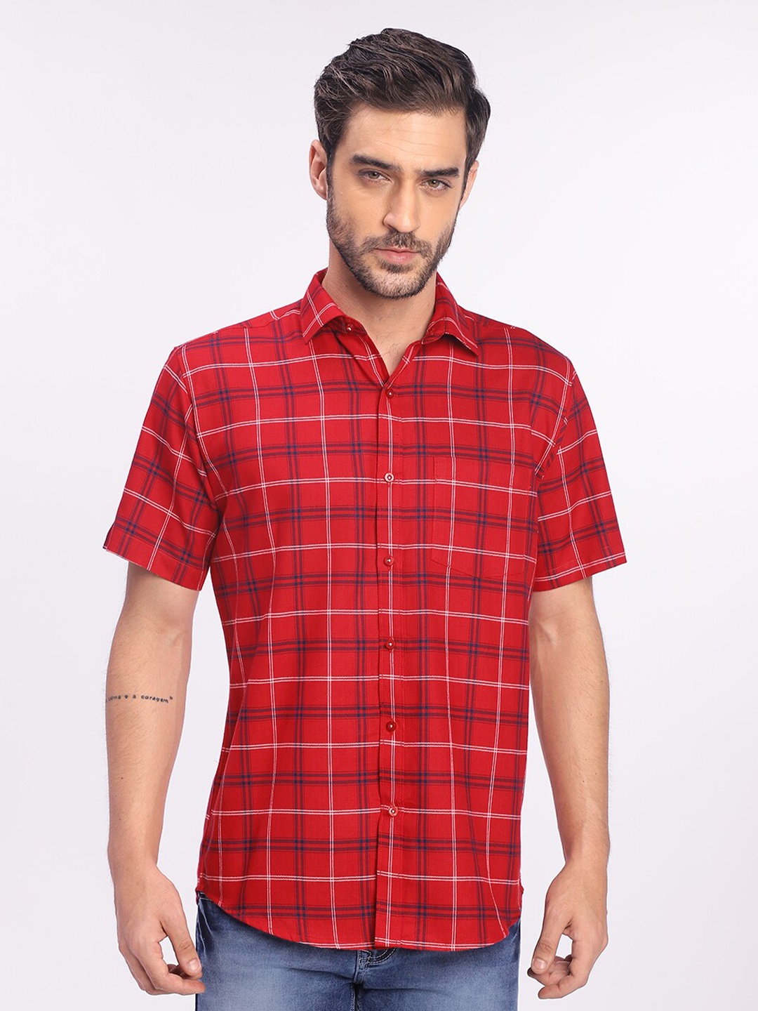 

Zeal Men Red & Navy Blue Checked Cotton Casual Shirt