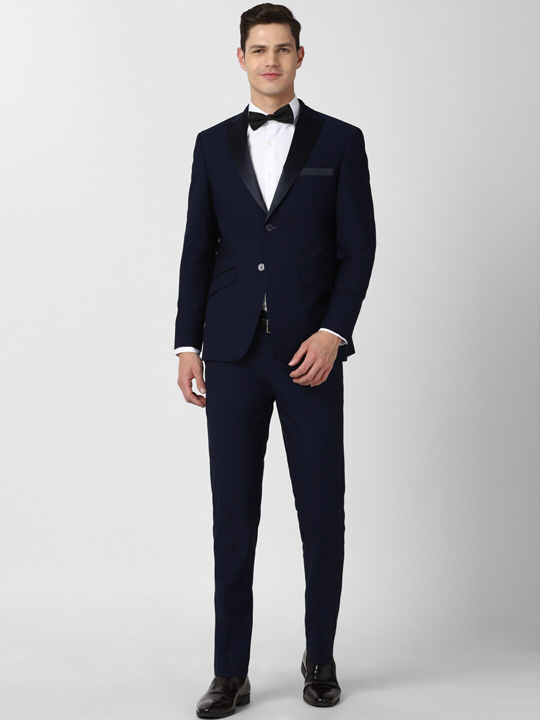 

Peter England Elite Men Navy Blue Solid Single-Breasted Slim-Fit Two-Piece Suit