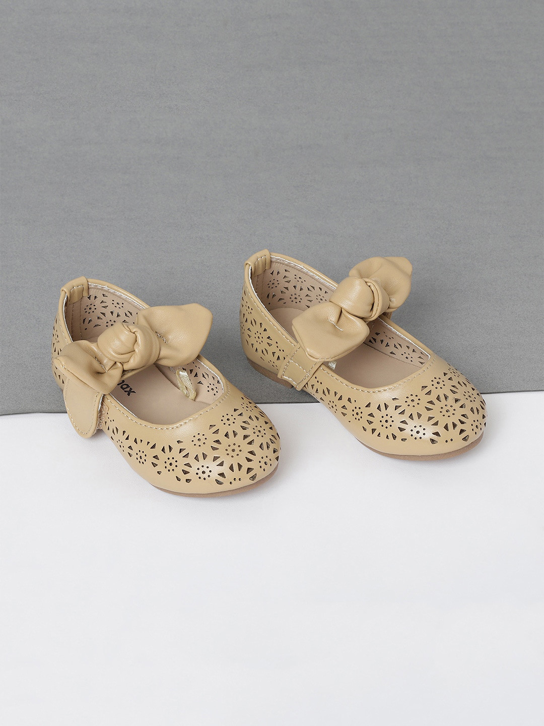 

max Girls Beige Ballerinas with Laser Cuts