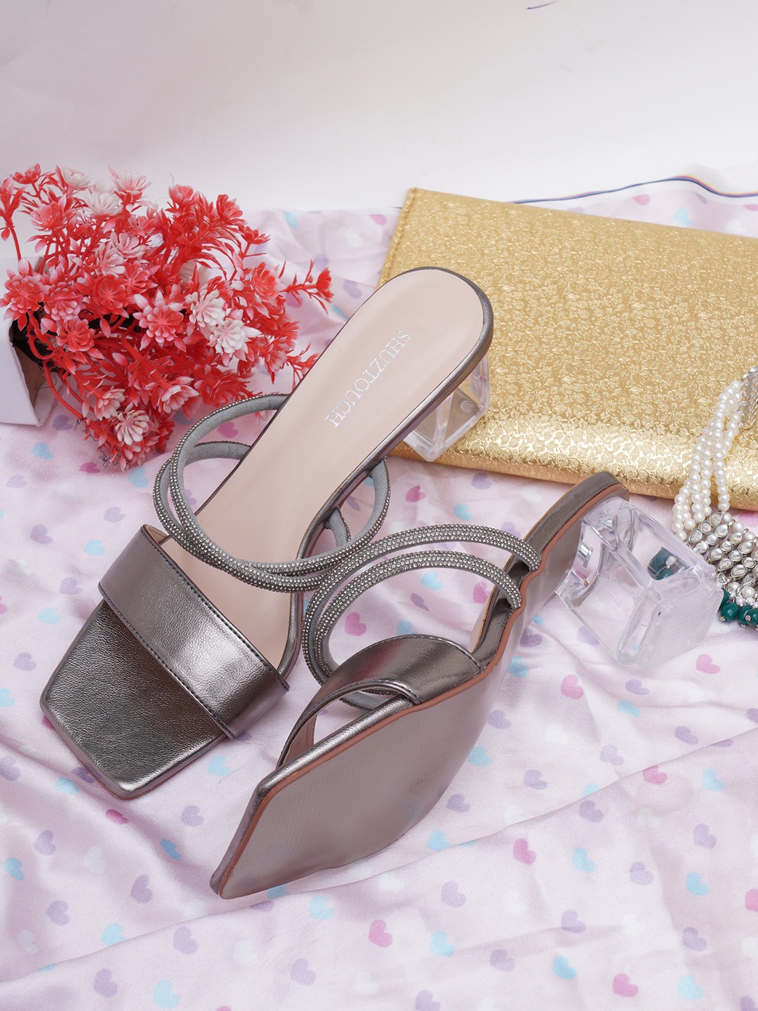 

SHUZ TOUCH Grey Block Sandals with Buckles