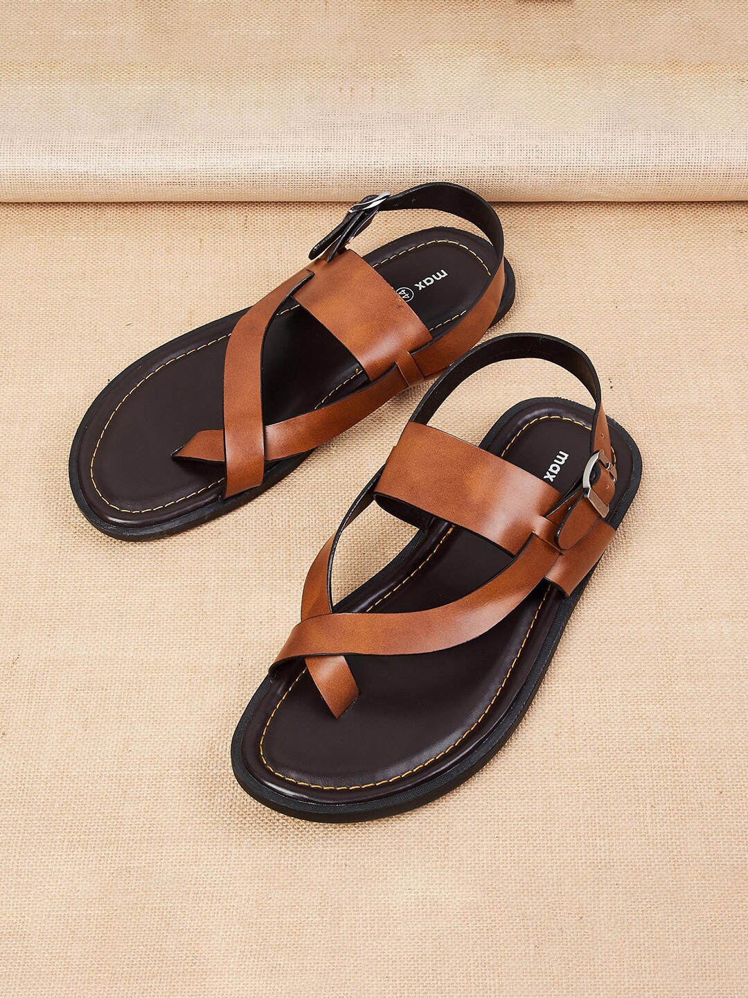 

max Men Brown Comfort Sandals