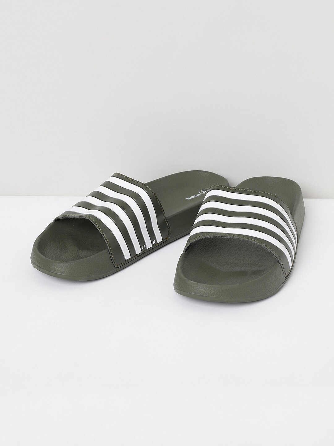 

max Men Green Striped Sliders, Olive