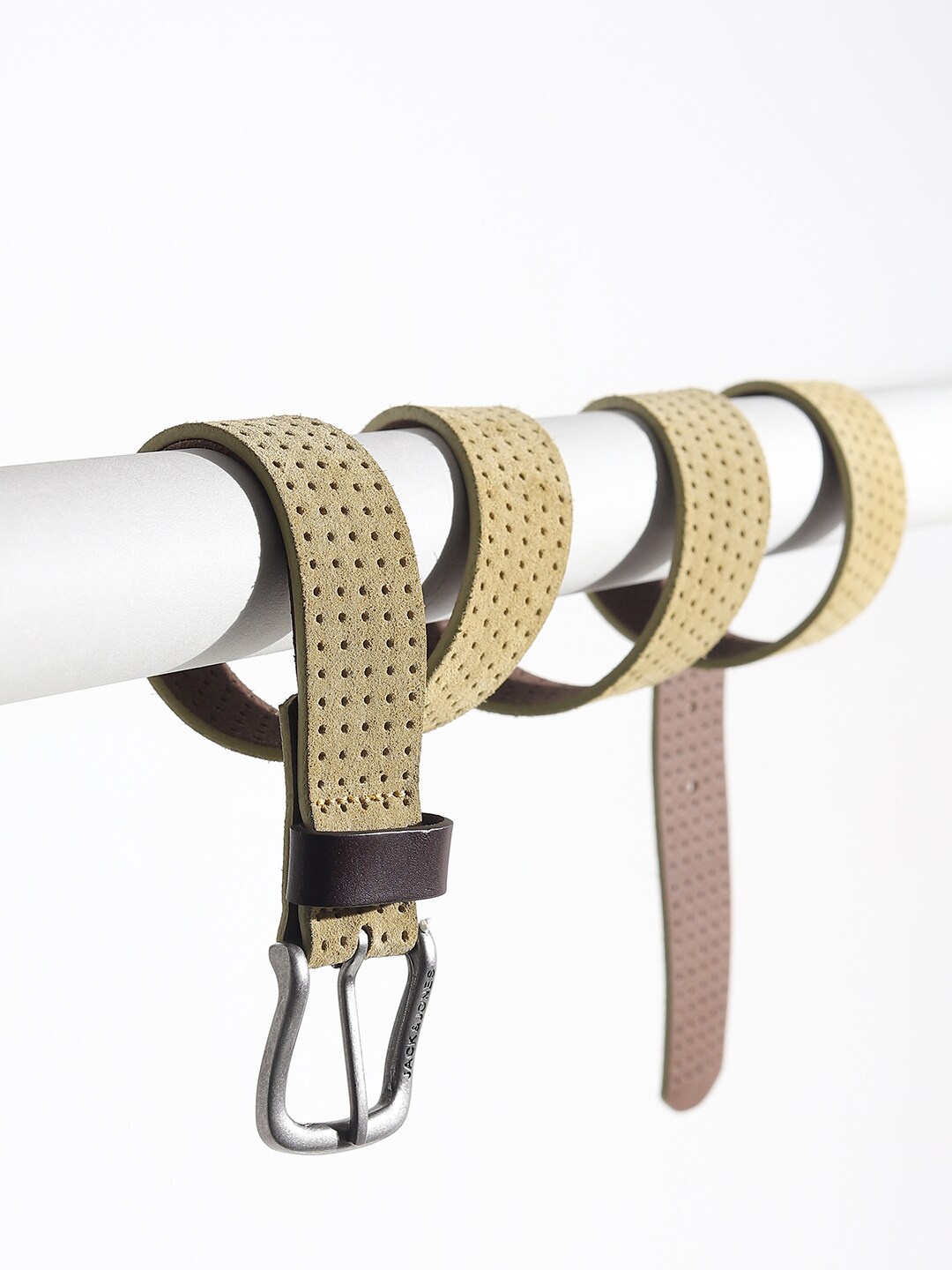 

Jack & Jones Men Gold-Toned Solid Leather Belt