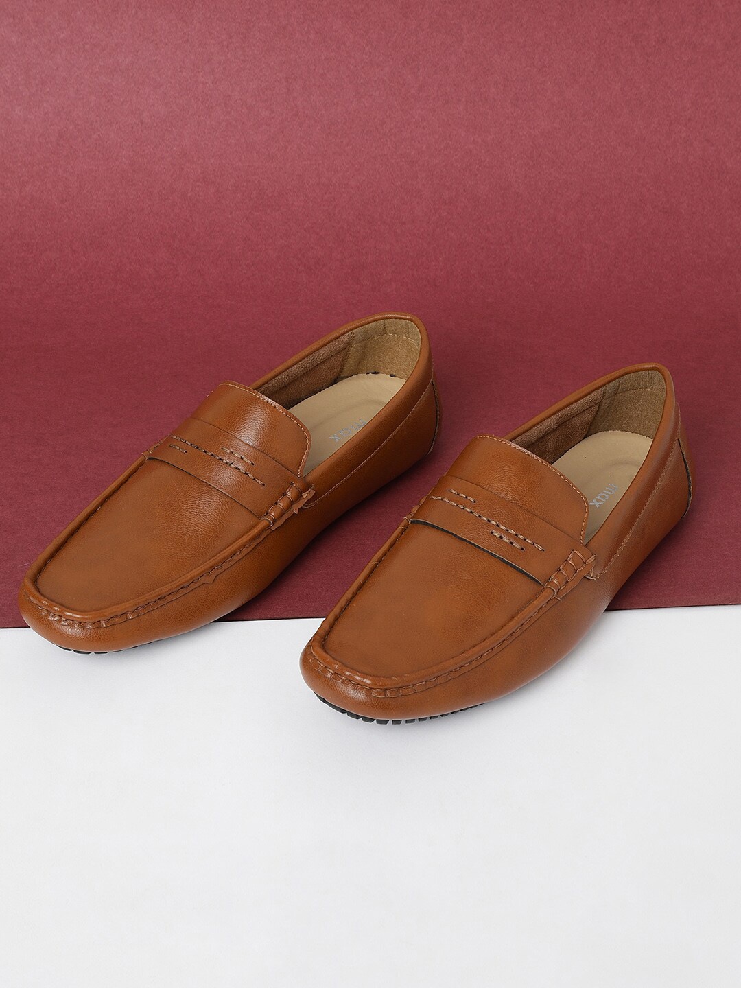 

max Men Tan PU Loafers