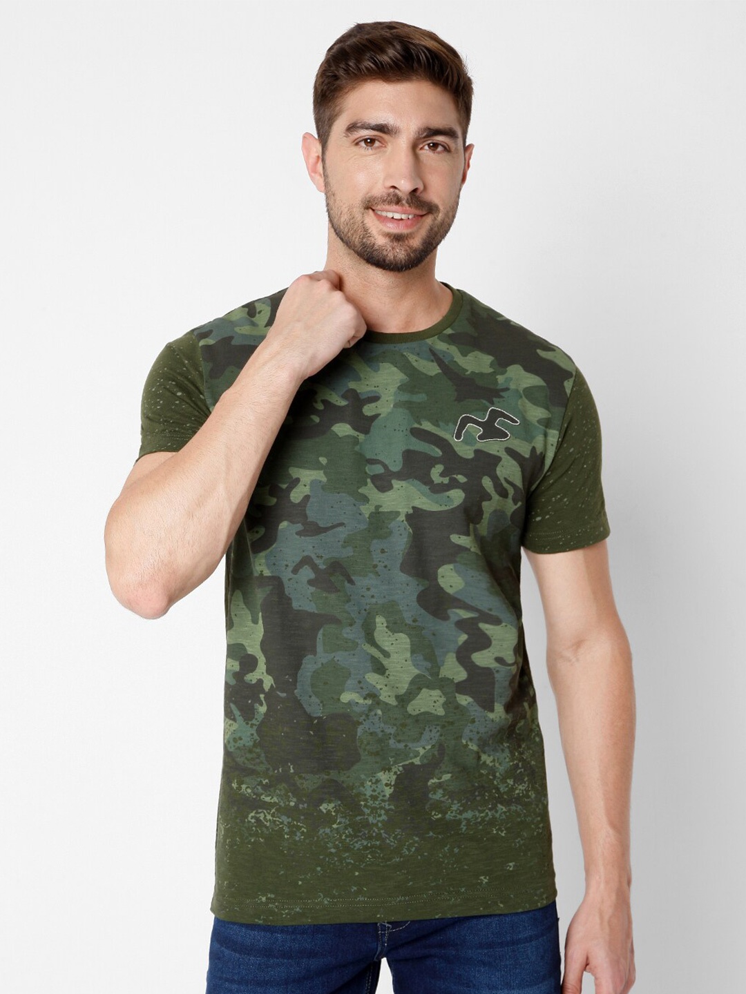 

Mufti Men Olive Green Camouflage Printed Slim Fit Cotton T-shirt