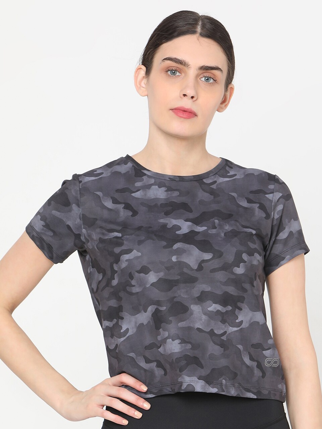 

Silvertraq Women Black Camouflage Printed Anti Odour Slim Fit T-shirt