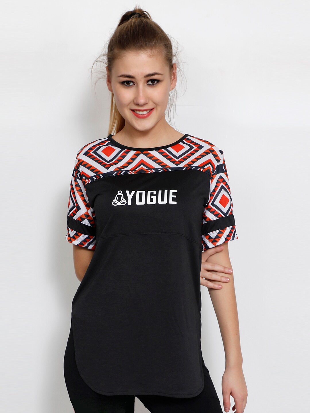 

Yogue Activewear Women Charcoal Grey & Red Tribal Printed Longline Sports T-shirt