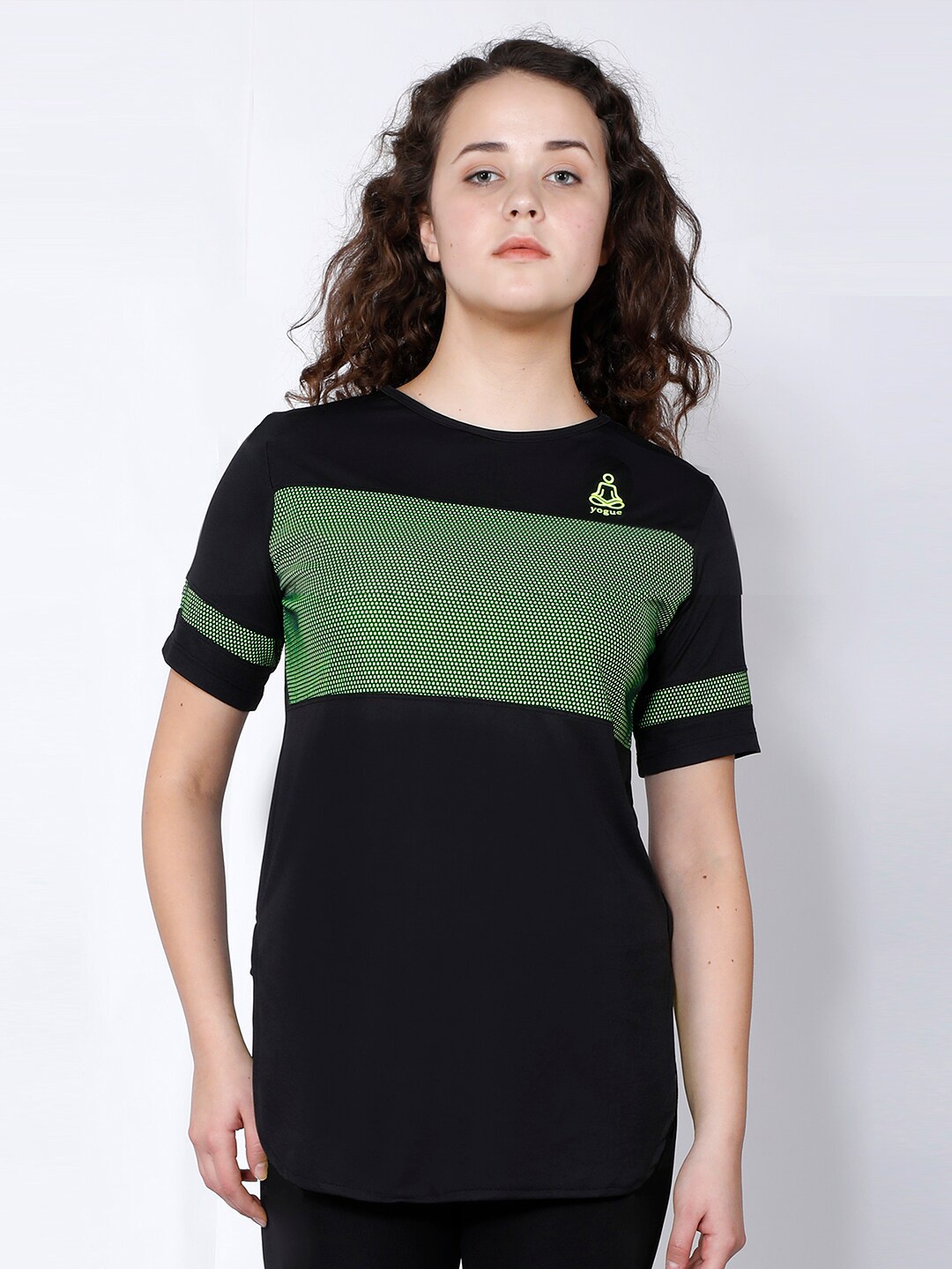 

Yogue Activewear Women Black & Green Colourblocked T-shirt