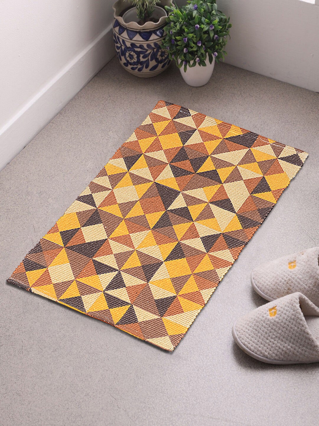 

Saral Home Yellow & Black Printed Cotton Dhurries