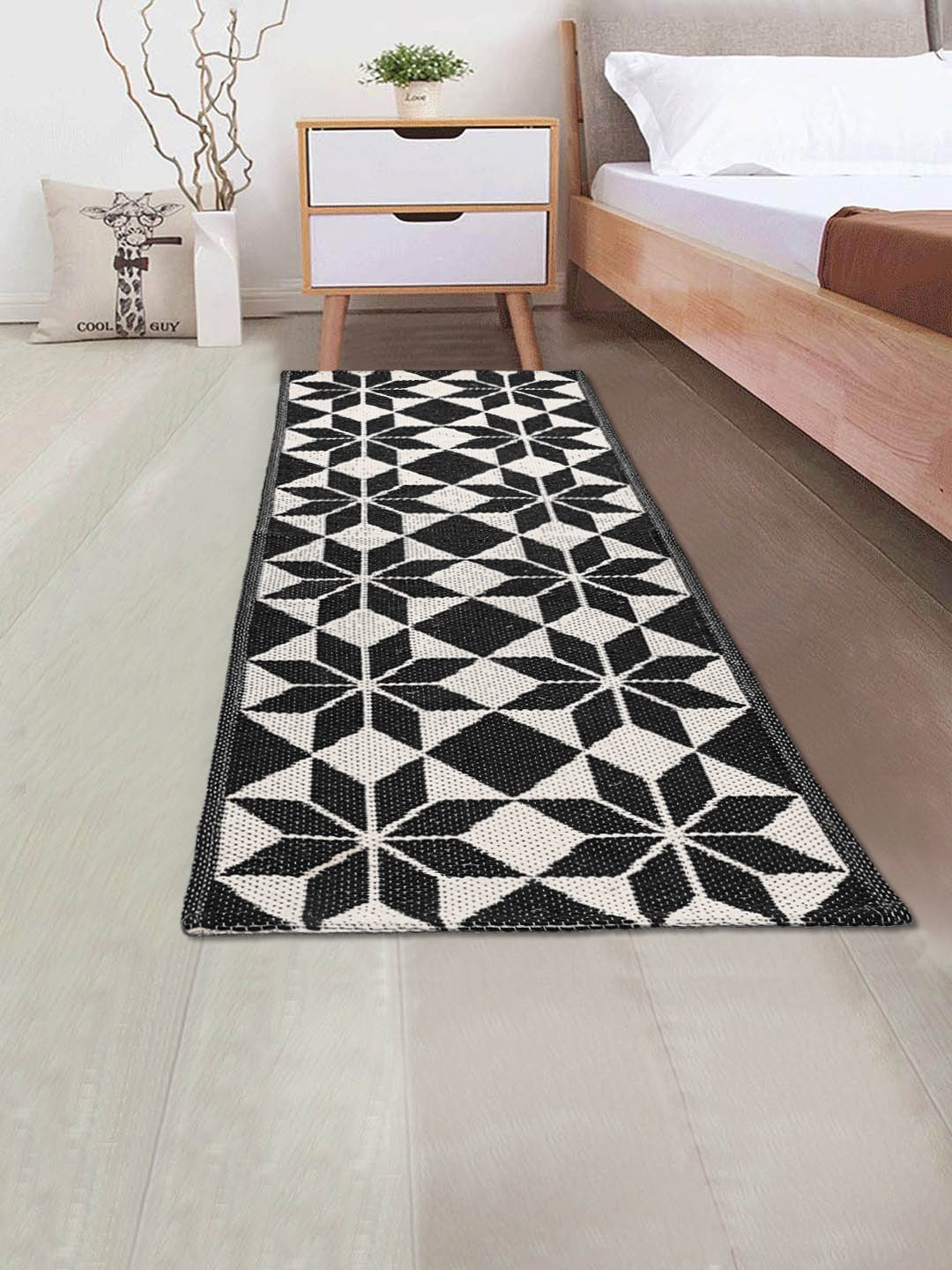 

Saral Home Black & White Handwoven Floor Runner