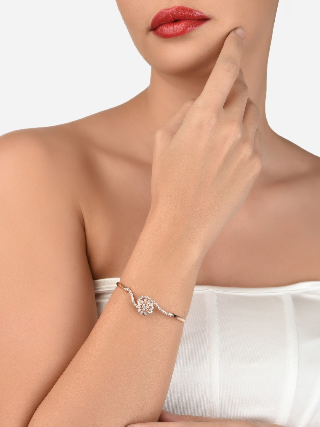 

AMI Women Rose Gold & White Brass Cubic Zirconia Rose Gold-Plated Kada Bracelet