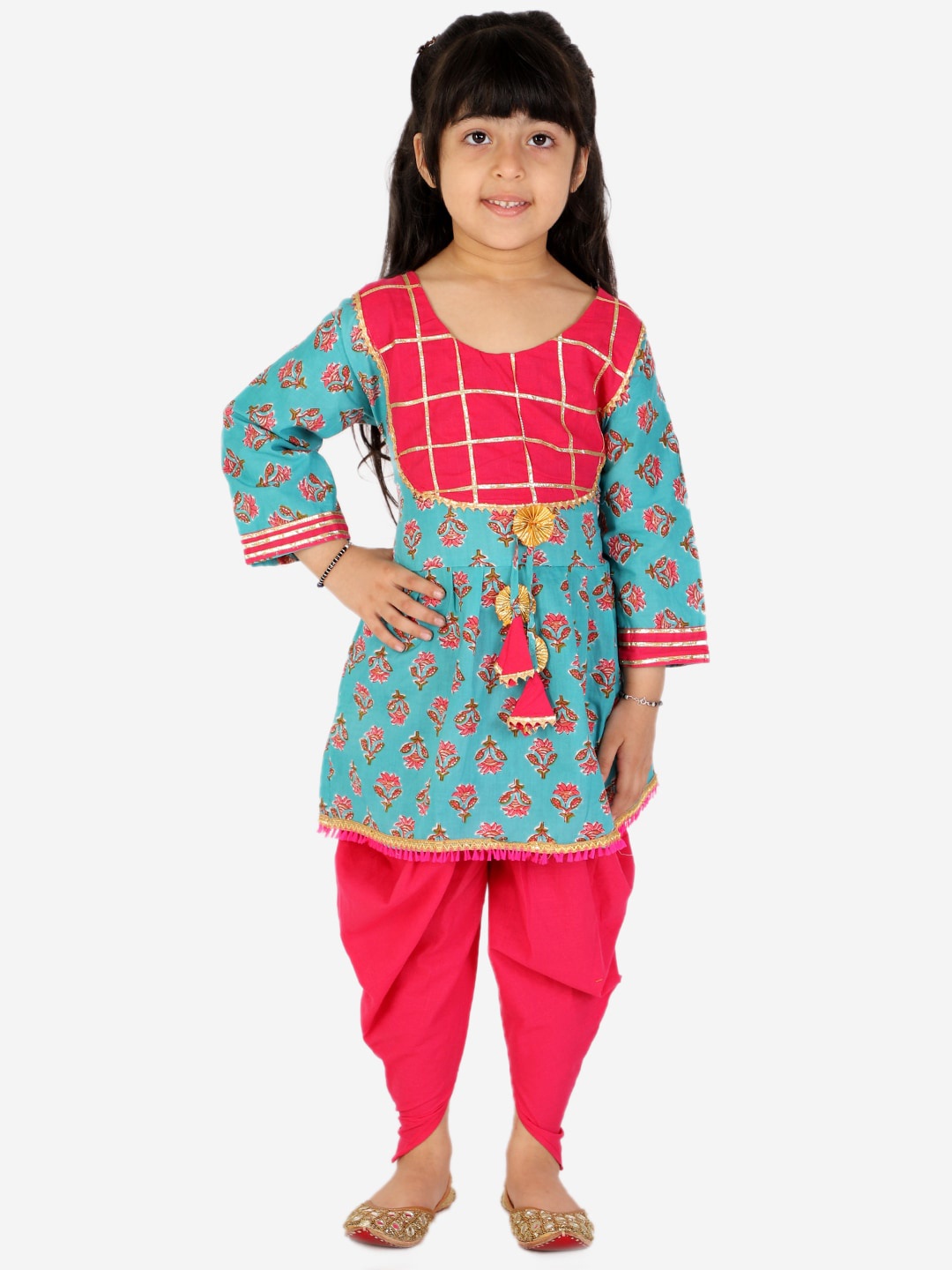 

ahhaaaa Girls Green Printed Pure Cotton Kurta with Patiala