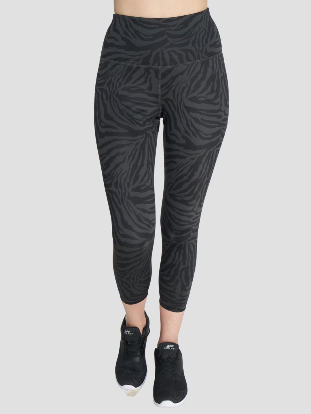

Silvertraq Women Grey Animal Printed Quick Dry Ath Track 7/8 Tights