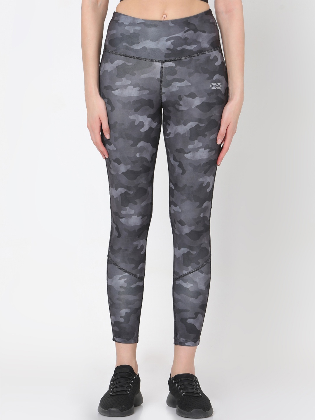 

Silvertraq Women Grey Printed Leggings