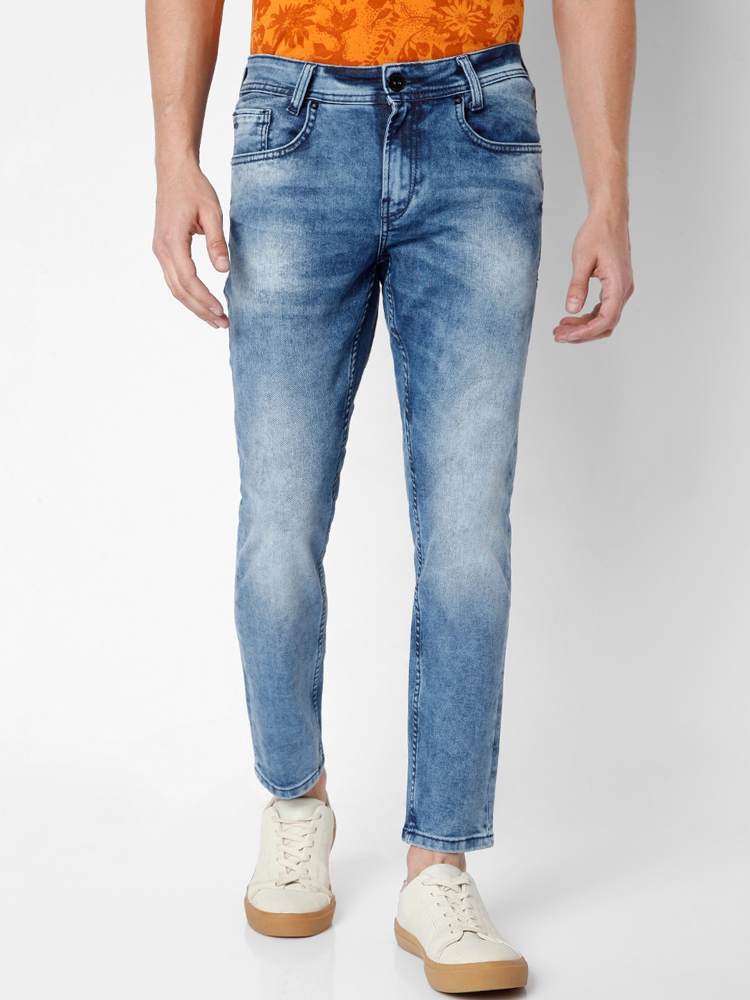 

Mufti Men Blue Slim Fit Heavy Fade Stretchable Jeans