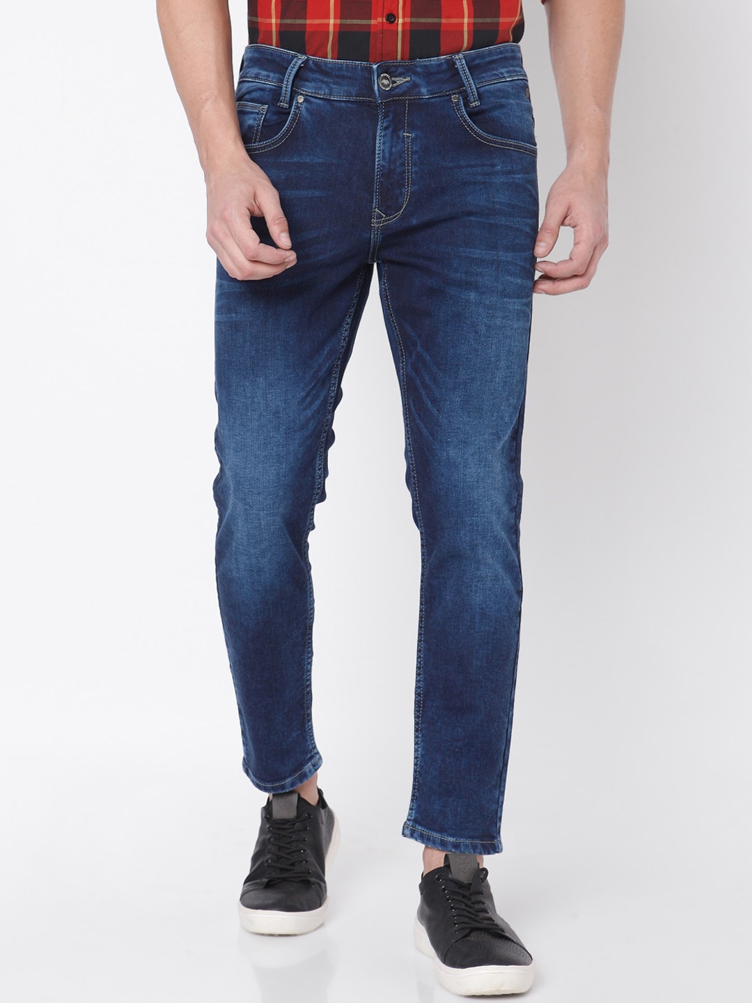 

Mufti Men Blue Slim Fit Heavy Fade Stretchable Jeans