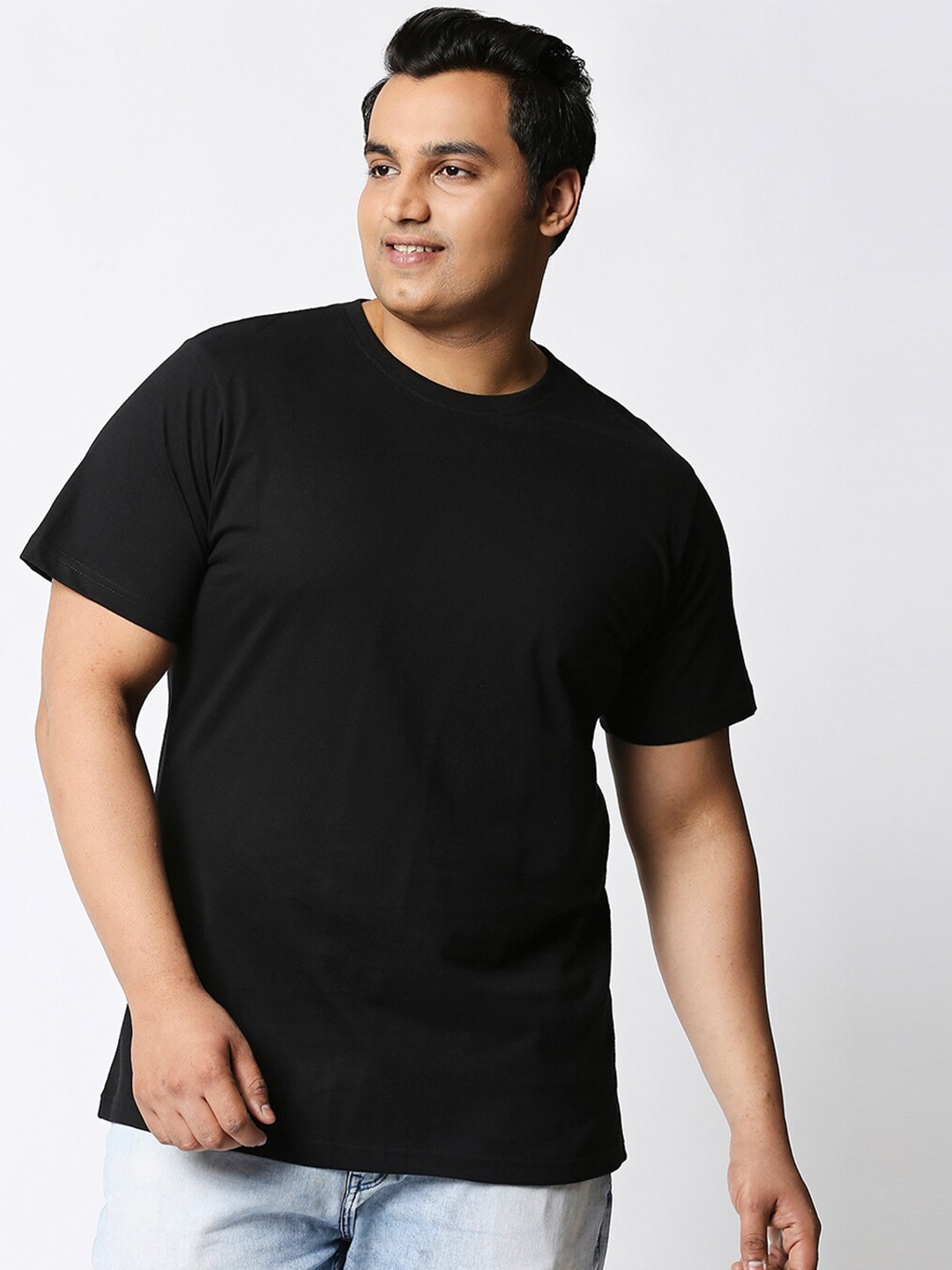 

Bewakoof Plus Men Black Solid Cotton T-shirt