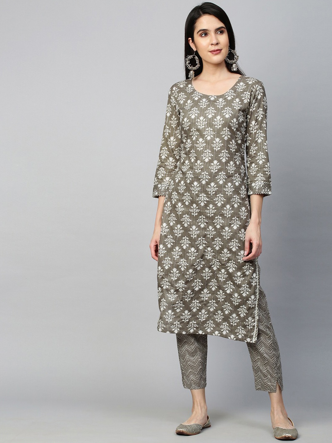 

FASHOR Women Brown Floral Printed Sequinned Kurta with Trousers